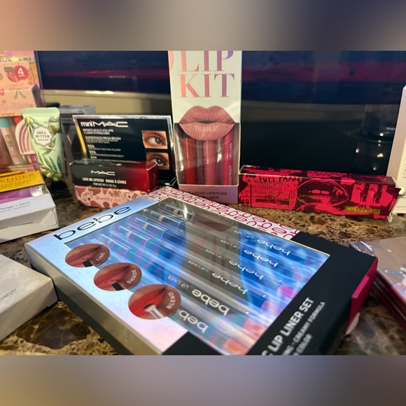 Betsey Johnson Black Star Embossed Bag with Beauty Products (Large Lot) - Picture 3 of 6